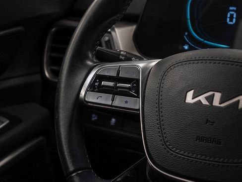 Used 2024 Kia Telluride LX image 16