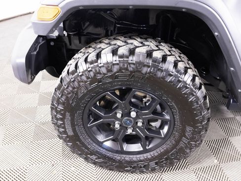 Used 2024 Jeep Wrangler Unlimited image 46