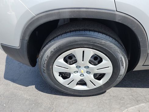 Used 2017 Chevrolet Trax LS FWD image 23