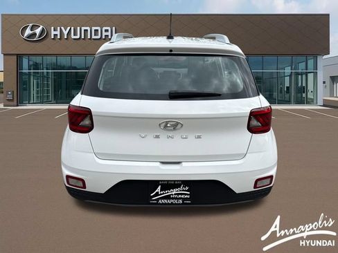 Certified 2026 Hyundai Venue SEL FWD image 4