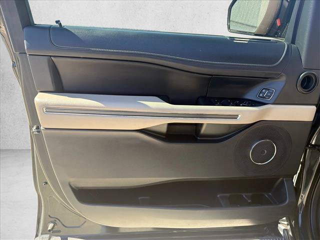 Used 2022 Ford Expedition Max XLT AWD/4WD image 9