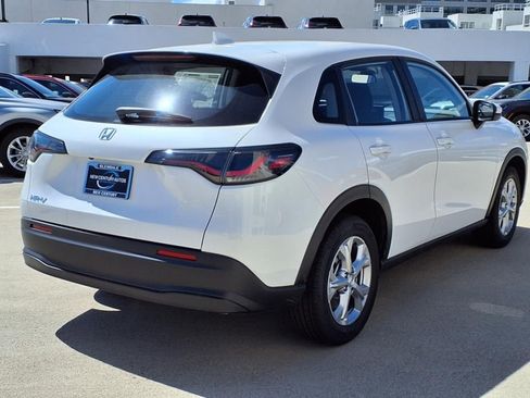 New 2026 Honda HR-V LX image 4