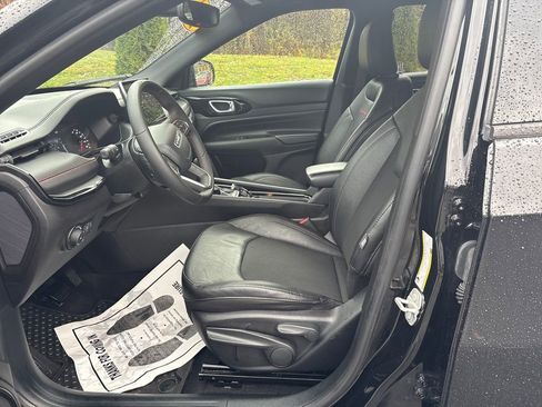 Used 2024 Jeep Compass Trailhawk image 9