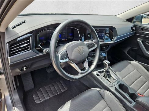 Used 2024 Volkswagen Jetta SE FWD image 10