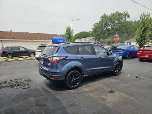 Used 2018 Ford Escape SE w/ SE Sport Appearance Package FWD image 12