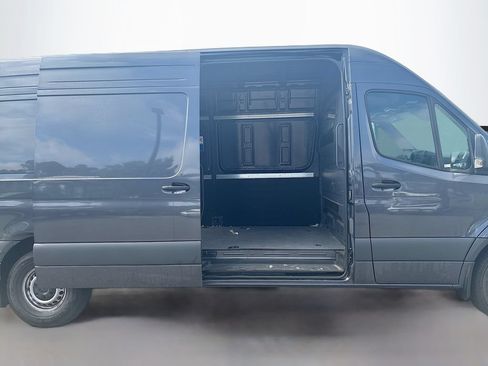 Used 2024 Mercedes-Benz Sprinter 2500 image 16