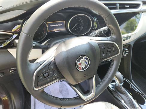 Used 2023 Buick Encore GX Essence w/ Experience Buick Package FWD image 9