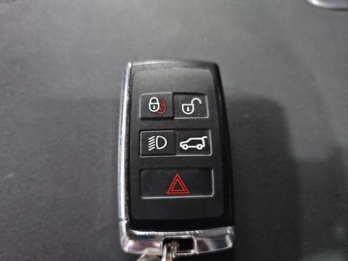 Used 2022 Land Rover Defender 110 X-Dynamic SE AWD/4WD image 36