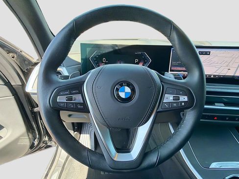 Used 2025 BMW X5 xDrive40i w/ Premium Package AWD/4WD image 11
