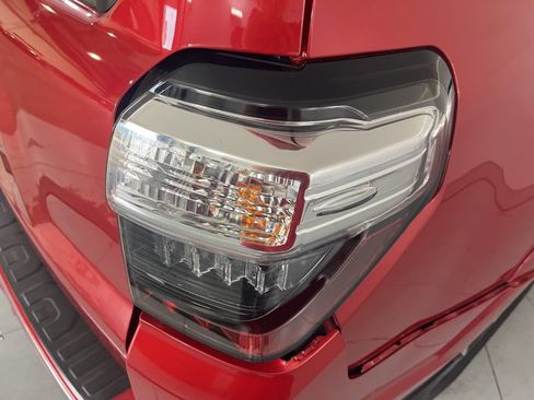 Used 2021 Toyota 4Runner Limited AWD/4WD image 46