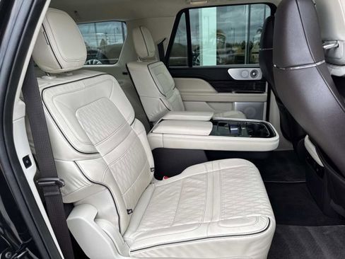 Used 2022 Lincoln Navigator L Black Label image 24