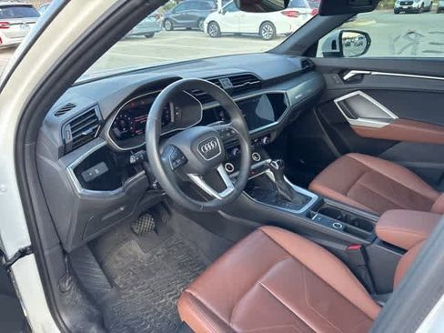 Used 2023 Audi Q3 2.0T Premium Plus w/ Premium Plus Package image 9