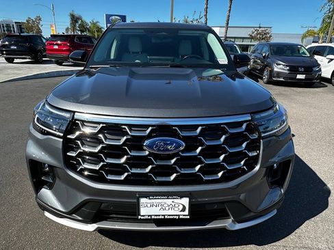 Used 2025 Ford Explorer Platinum w/ LUX Leather Package AWD/4WD image 3