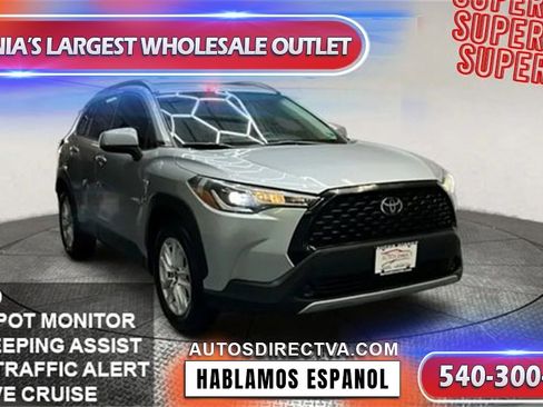 Used 2022 Toyota Corolla Cross LE image 1