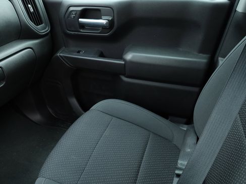 Used 2021 Chevrolet Silverado 1500 Custom image 11