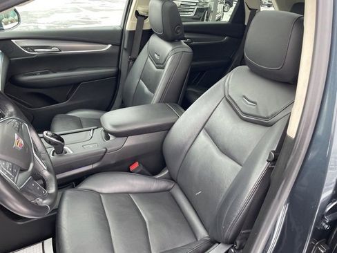 Used 2019 Cadillac XT5 Luxury w/ LPO, Radiant Package image 14