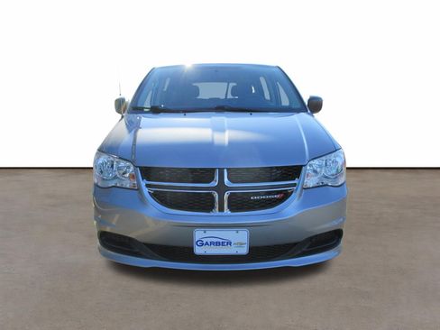 Used 2018 Dodge Grand Caravan SE w/ UConnect Hands-Free Group FWD image 8
