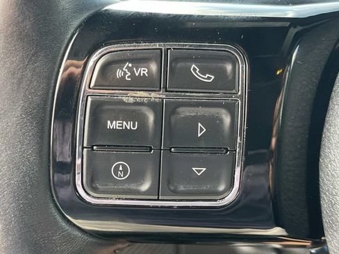 Used 2017 Jeep Wrangler Unlimited Sahara AWD/4WD image 31