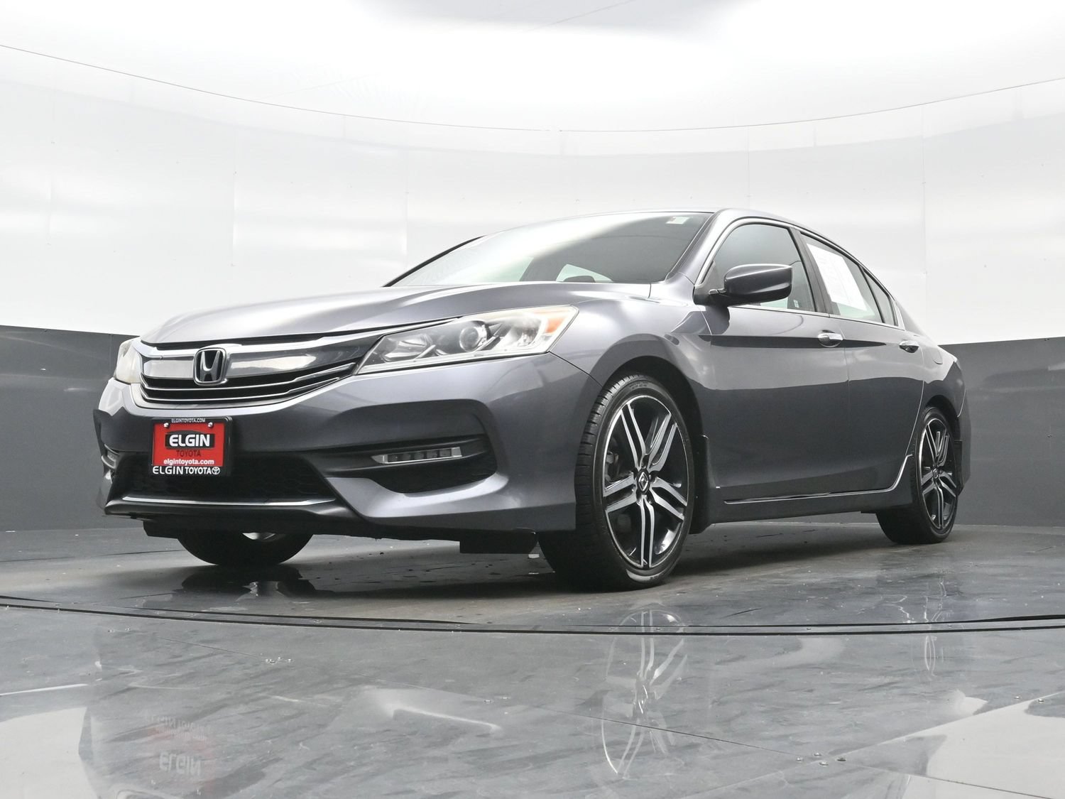 Used 2017 Honda Accord Sport image 29