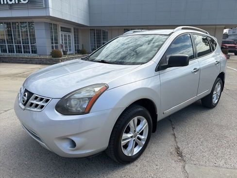 Used 2015 Nissan Rogue S w/ Convenience Package image 2