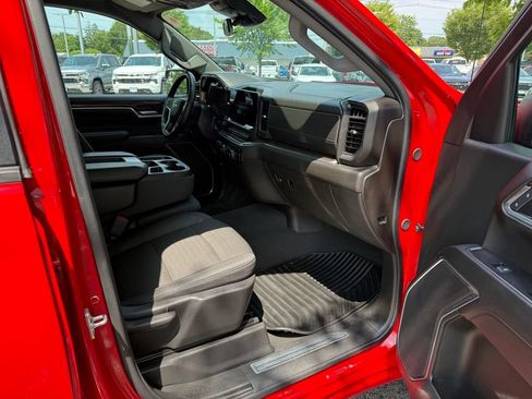 Used 2025 Chevrolet Silverado 1500 LT AWD/4WD image 15