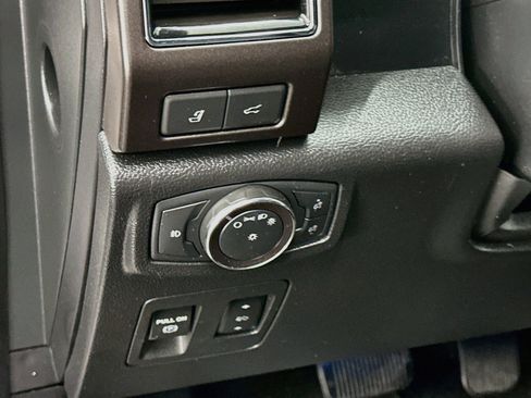 Used 2019 Ford Expedition Limited w/ Equipment Group 302A AWD/4WD image 17