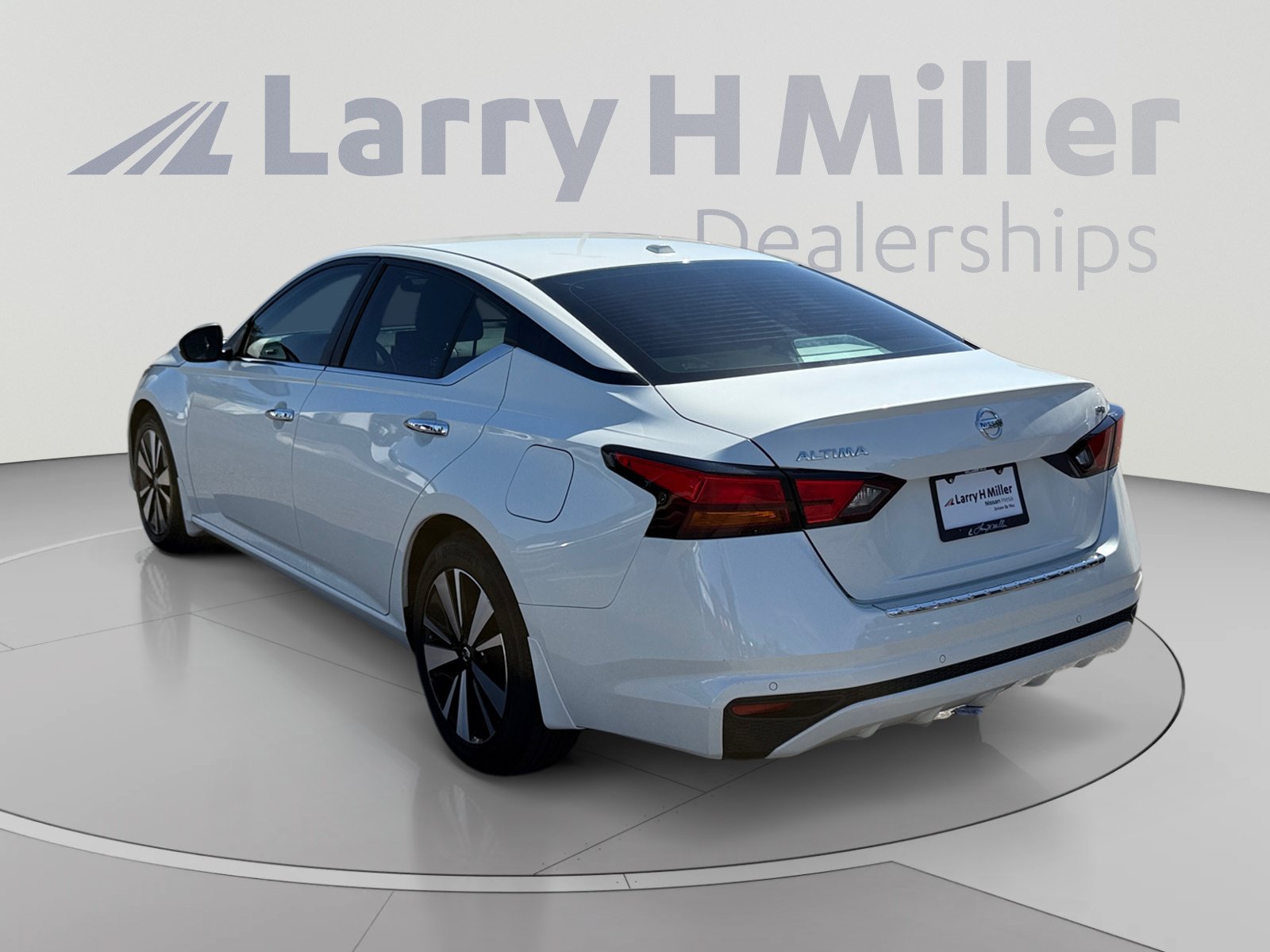 Used 2022 Nissan Altima 2.5 SV FWD image 3
