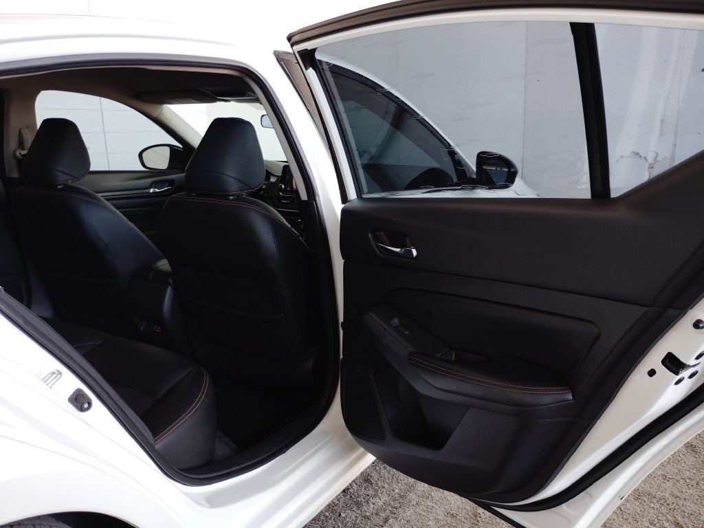 Used 2020 Nissan Altima 2.5 SR FWD image 16