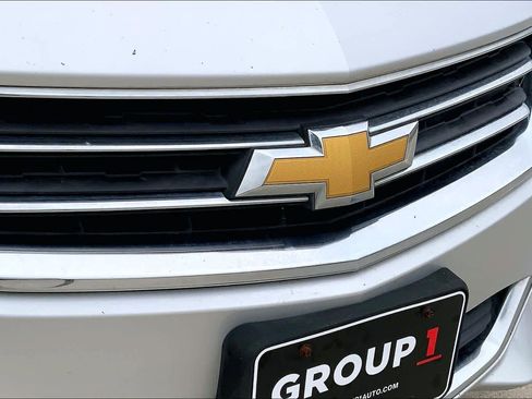 Used 2017 Chevrolet Impala LT image 27