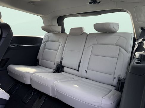 New 2026 Lincoln Navigator Reserve w/ Jet Appearance Package AWD/4WD image 25
