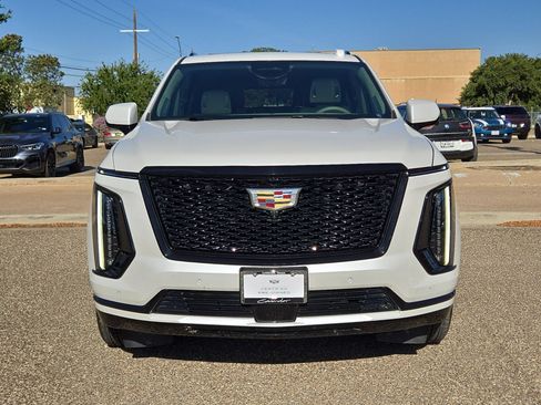 Certified 2025 Cadillac Escalade ESV Sport Platinum w/ LPO, Floor Liner Package AWD/4WD image 10