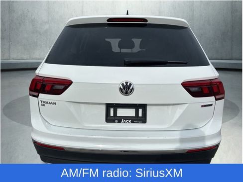 Used 2020 Volkswagen Tiguan SE w/ Panoramic Sunroof Package image 4