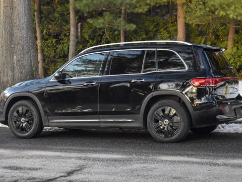 Used 2023 Mercedes-Benz EQB 300 4MATIC image 6