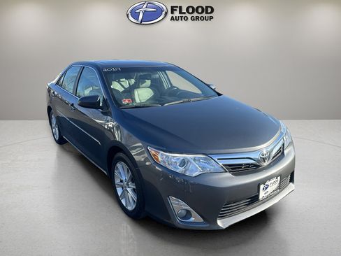 Used 2014 Toyota Camry XLE image 1