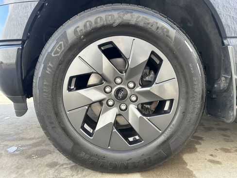 Used 2024 Ford F150 Lightning Lariat image 24