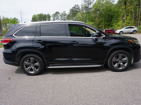 Used 2019 Toyota Highlander Limited Platinum image 23
