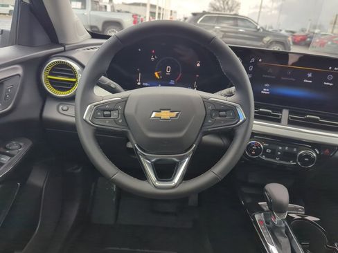 New 2026 Chevrolet Trax LT w/ Sunroof Package image 32