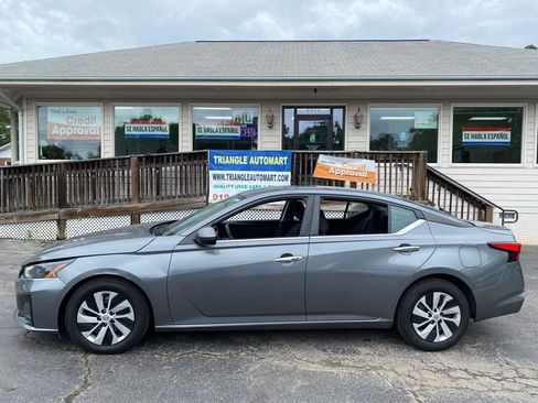 Used 2023 Nissan Altima 2.5 S FWD image 5