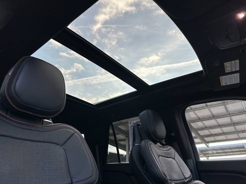 Certified 2023 Lincoln Navigator Black Label image 18