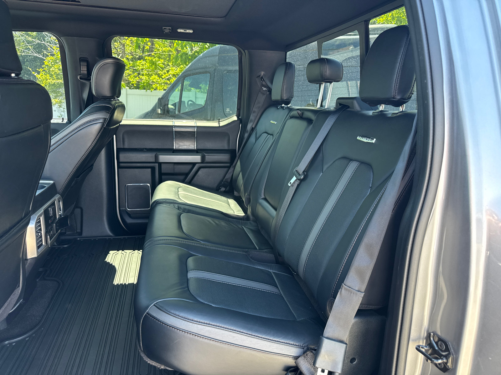 Used 2020 Ford F150 Platinum w/ Equipment Group 701A Luxury AWD/4WD image 6