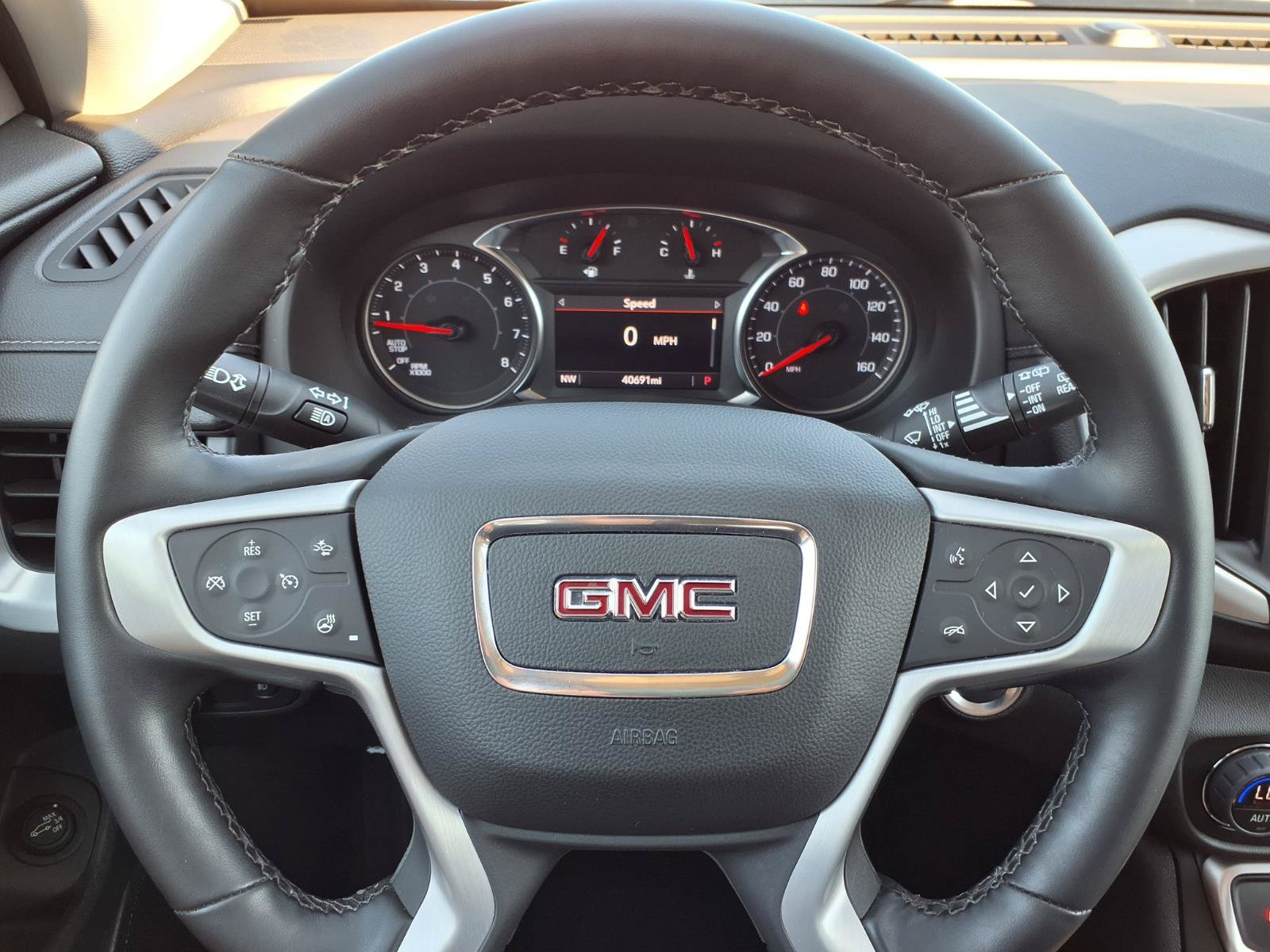Used 2024 GMC Terrain SLT FWD image 14