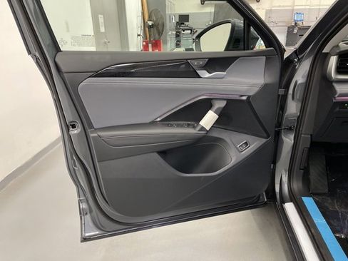 New 2026 Volkswagen Tiguan SE image 29