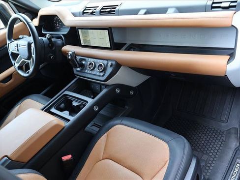 Used 2024 Land Rover Defender 110 X-Dynamic SE AWD/4WD image 28
