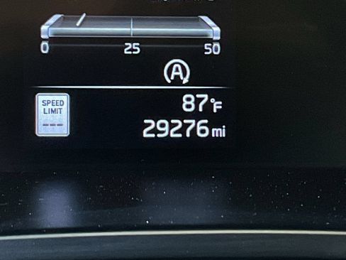 Used 2025 Kia Soul LX w/ LX Technology Package FWD image 26
