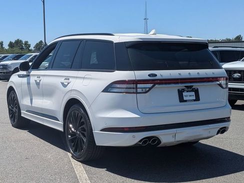 Used 2023 Lincoln Aviator Reserve w/ Equipment Group 201A RWD image 5