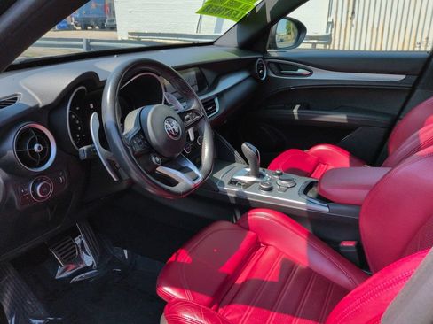 Used 2024 Alfa Romeo Stelvio Veloce AWD/4WD image 35