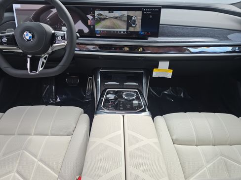 New 2025 BMW 760i xDrive image 14