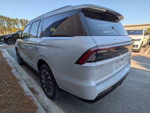 Certified 2025 Lincoln Navigator Black Label image 7