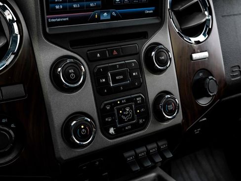 Used 2016 Ford F350 Lariat w/ Lariat Ultimate Package AWD/4WD image 27