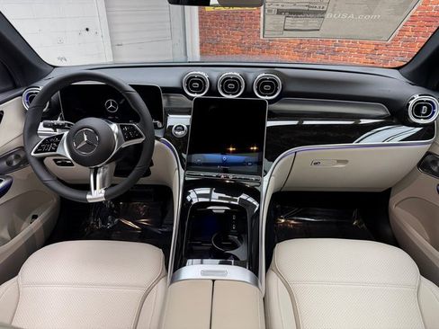 New 2026 Mercedes-Benz GLC 300 GLC 300 image 12
